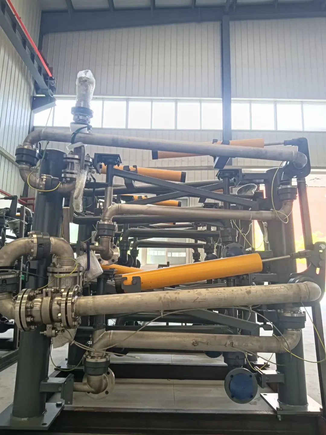 Al1412 Double-Pipe Top Loading Arm with a Gas Pipeline Installed