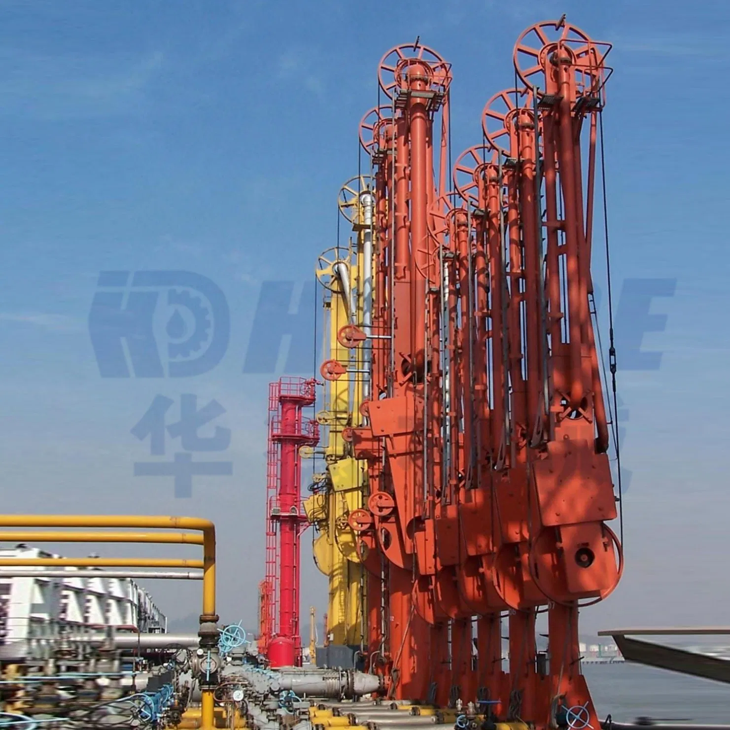 Strong Operating Pressure High-Pressure Equipment Single-Arm Low-Temperature Marine Loading Arm (Hydraulic Operation) with Swivel Joint