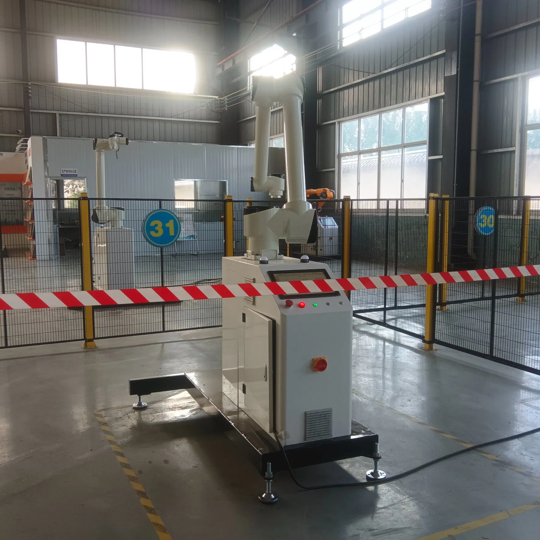 Mobile Intelligent Mechanical Arm with Load of 30 Kg