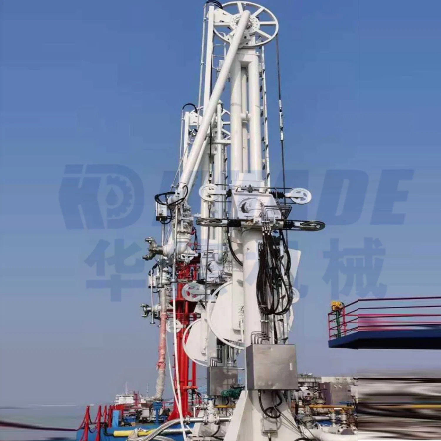 Strong Operating Pressure High-Pressure Equipment Single-Arm Low-Temperature Chemical Marine Loading and Unloading Arm Machine with Swivel Joint