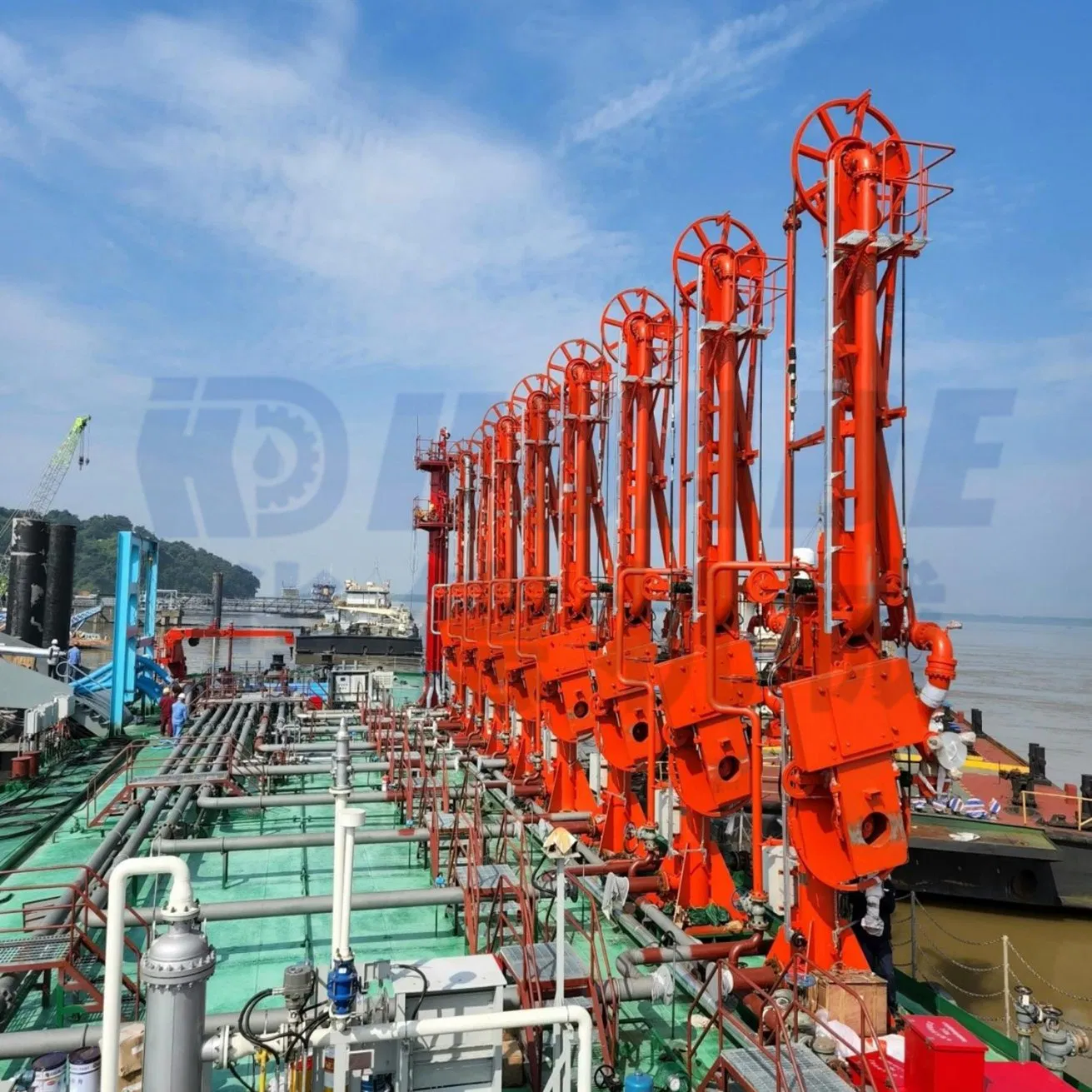 Strong Seismic Resistance High-Pressure Equipment Single-Arm Low-Temperature LNG Marine Loading Arm with Swivel Joint