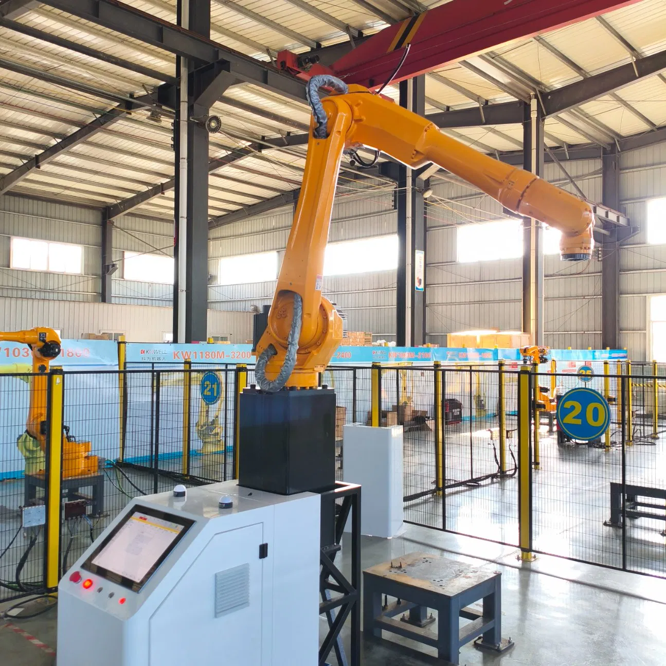 Mobile Robotic Palletizing Arm for Flexible Production with 2m Reach