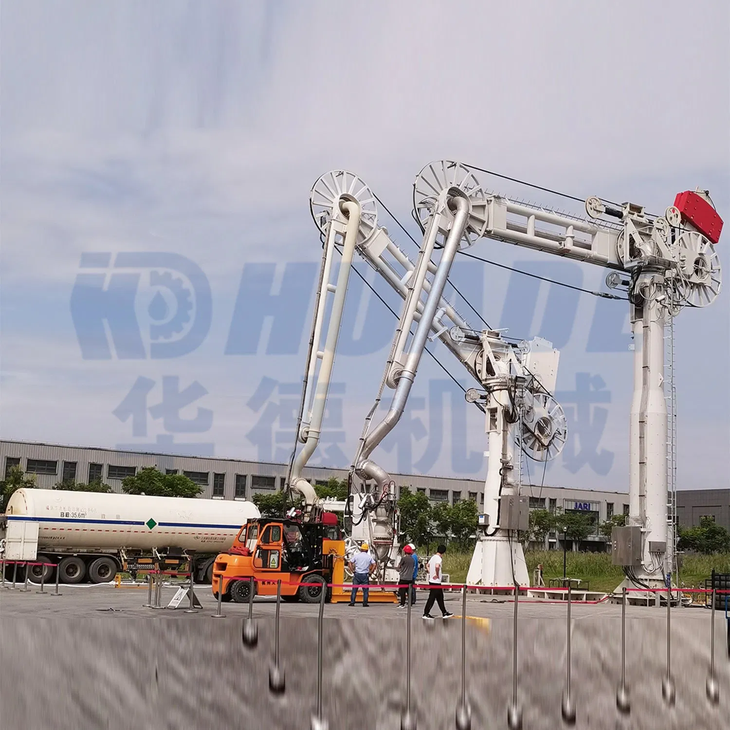 Manufacturer Supply High-Pressure Equipment Single-Arm Low-Temperature LNG Marine Loading Arm with Swivel Joint