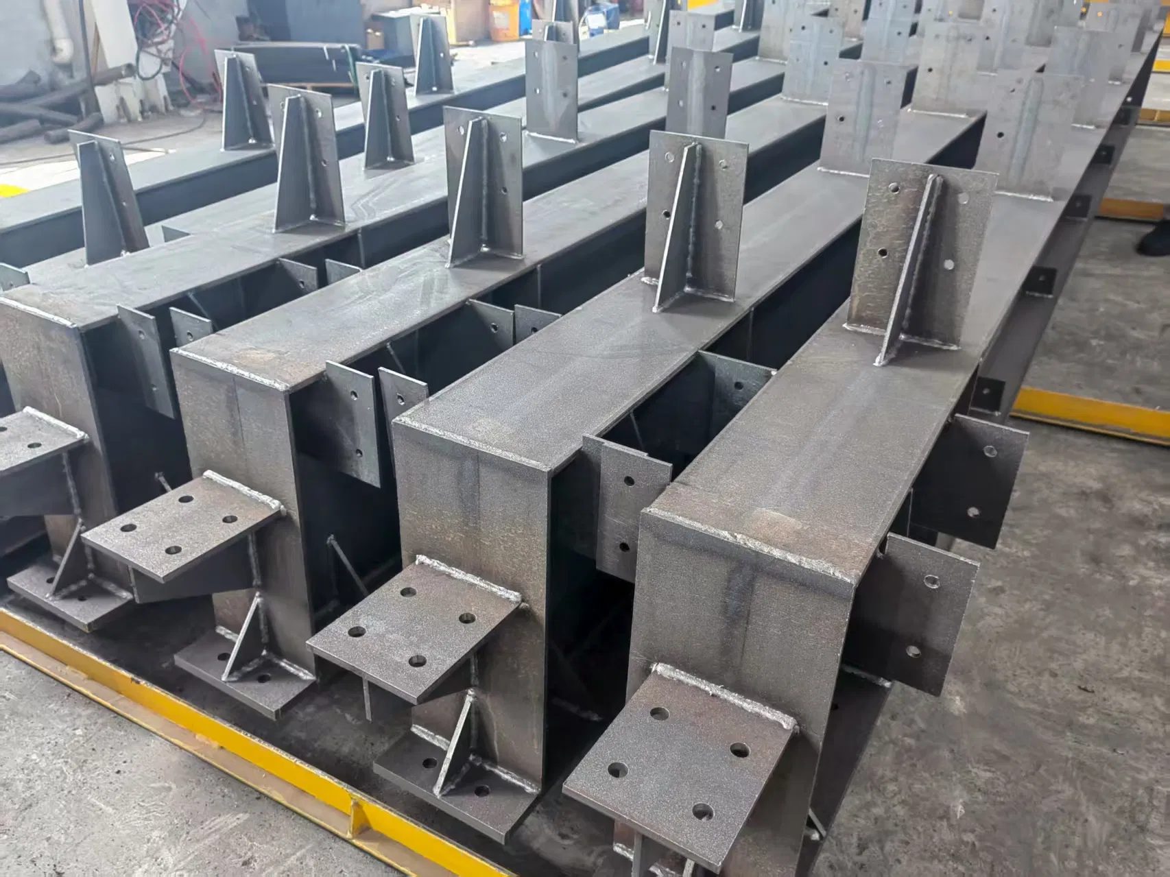 Customized Steel Structure Solutions Compliant with Aisc and CE Standards