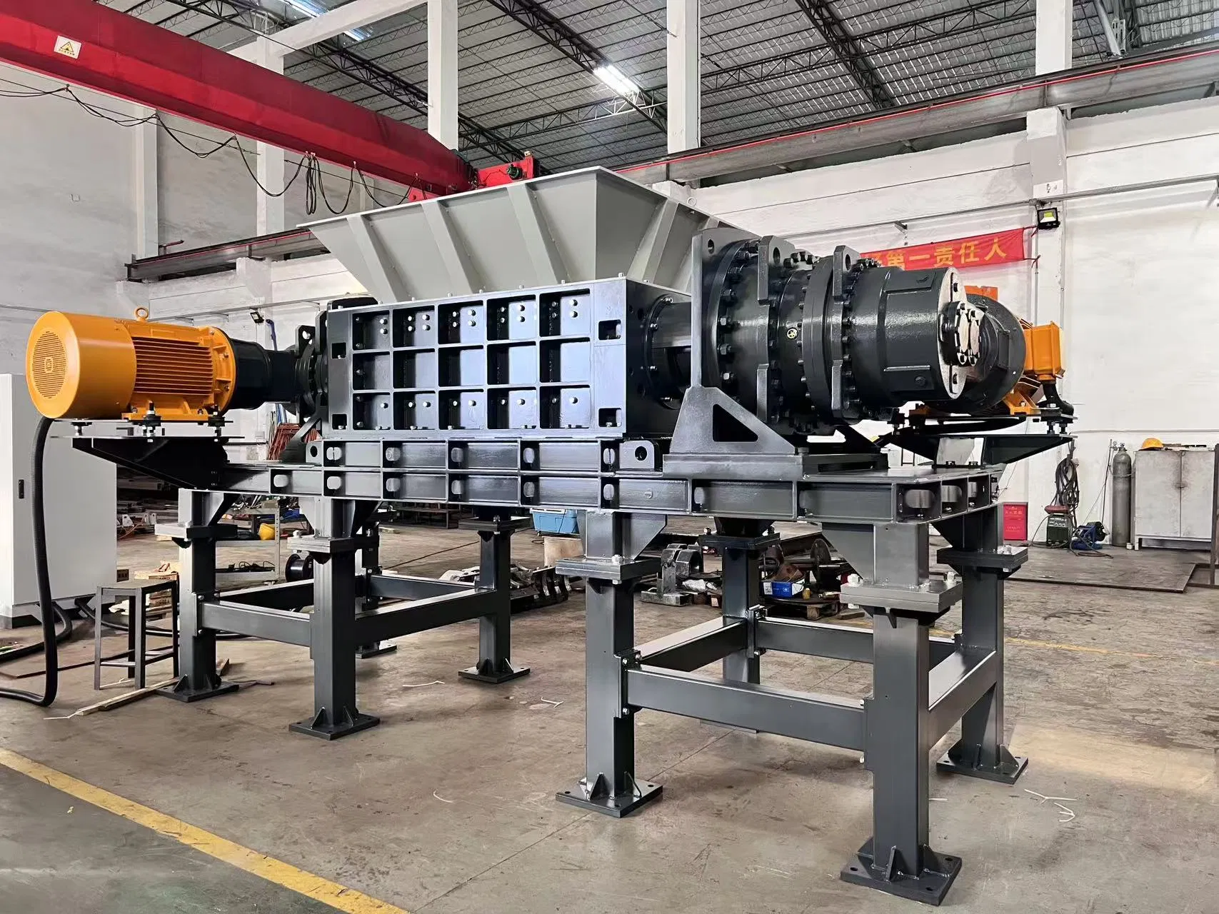 Máquina de Reciclagem de Equipamento de Destruição de Plástico Filme Garrafa Lote Borracha Pneu Metal com Duplo Eixo