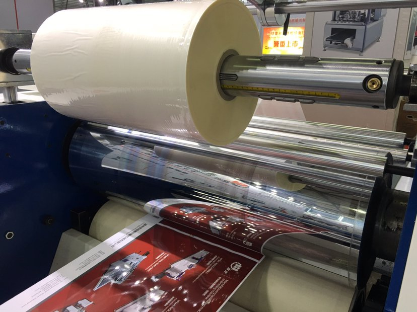 Material de Filme de Papel para Embalagem Koten em Caixa de Madeira Forte. Máquina de Laminação Térmica
