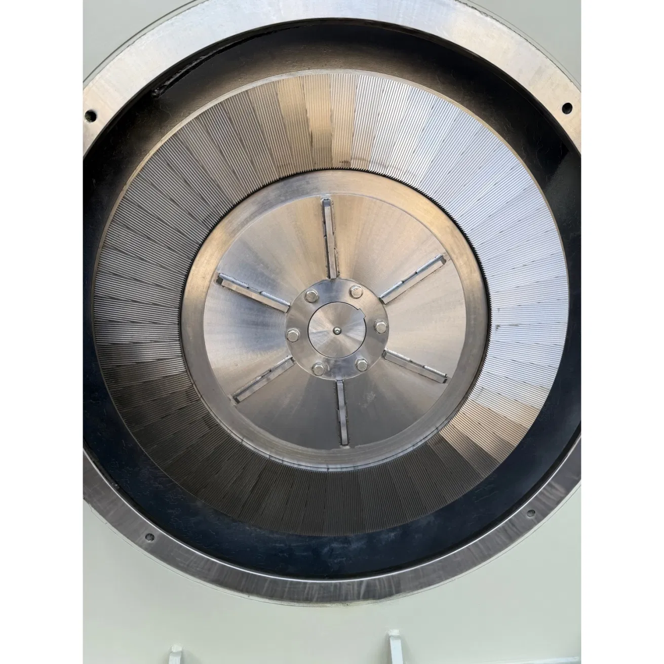 Máquina de moagem de pó de moagem de disco para reciclagem de plásticos em sucata de PE, PP, PVC, HDPE, LLDPE, PET e EVA