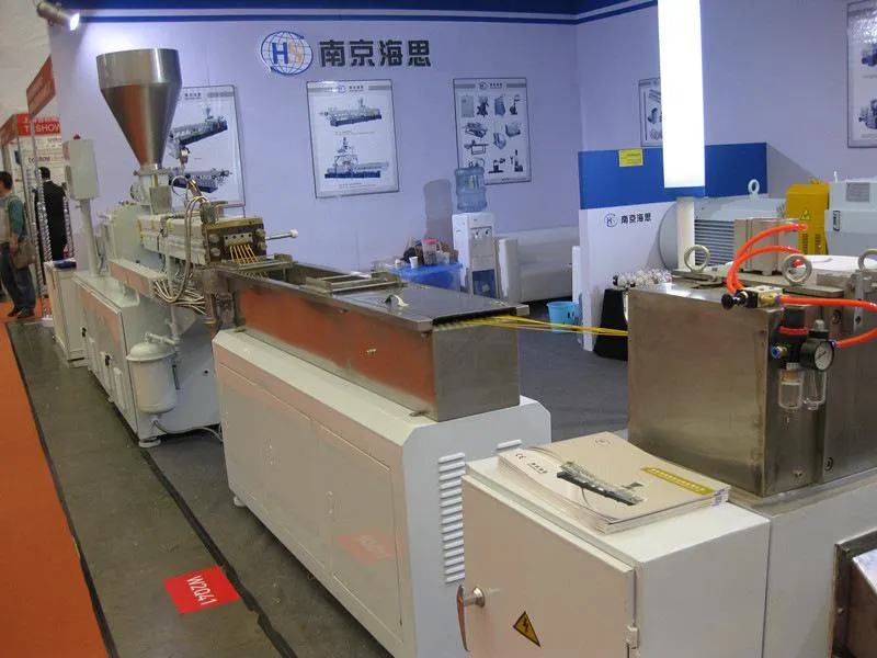Linha de Granulação de Masterbatch Plástico Altamente Preenchido de Elastômeros Termoplásticos - Equipamento