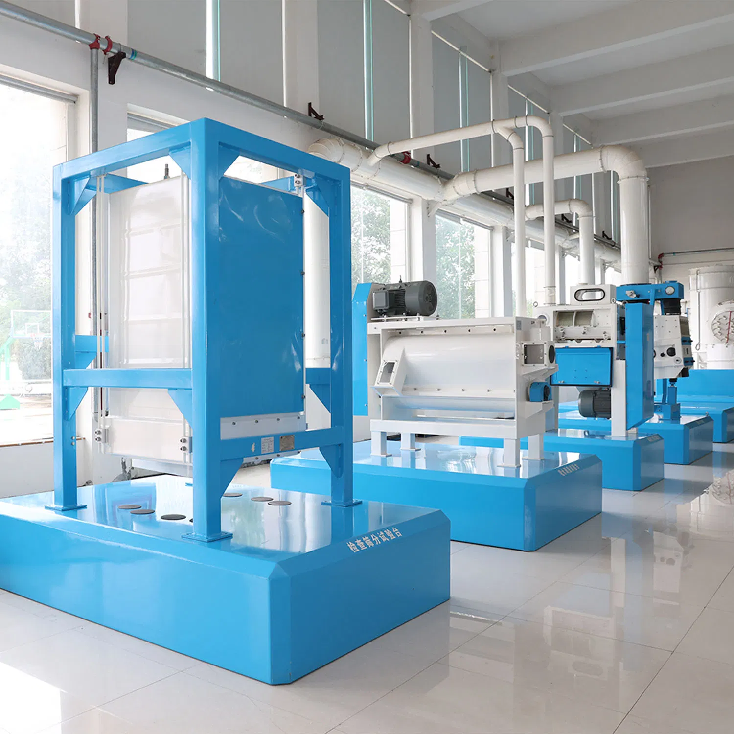 Unidade de Peneira Mono Completa com Dispositivo de Alimentação Integrado e Múltiplos Bicos de Saída para Manuseio Automatizado de Materiais em Moinhos de Farinha de Grande Escala