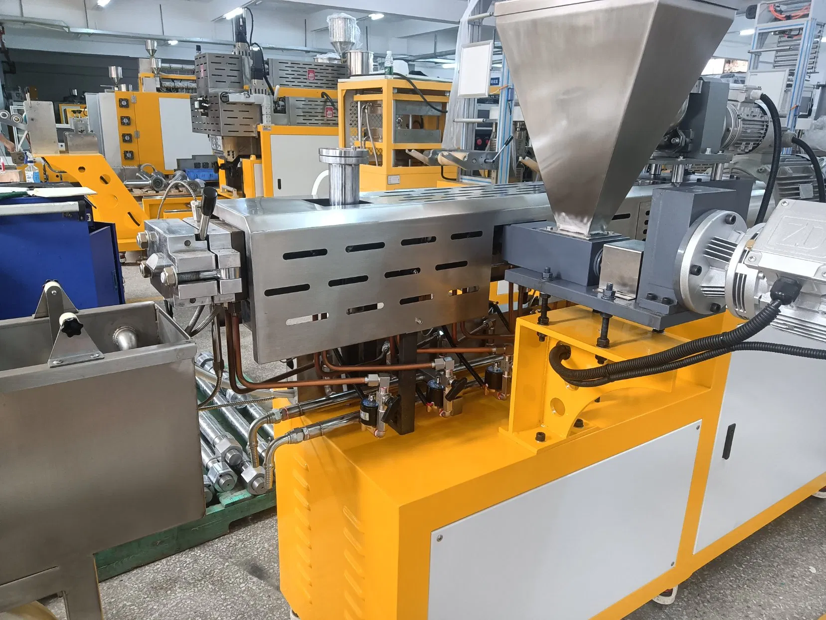 Zs-433 Linha de Granulação por Extrusão de Parafuso Duplo Adequada para Experimentos de Processamento de Mistura de Plástico de Engenharia
