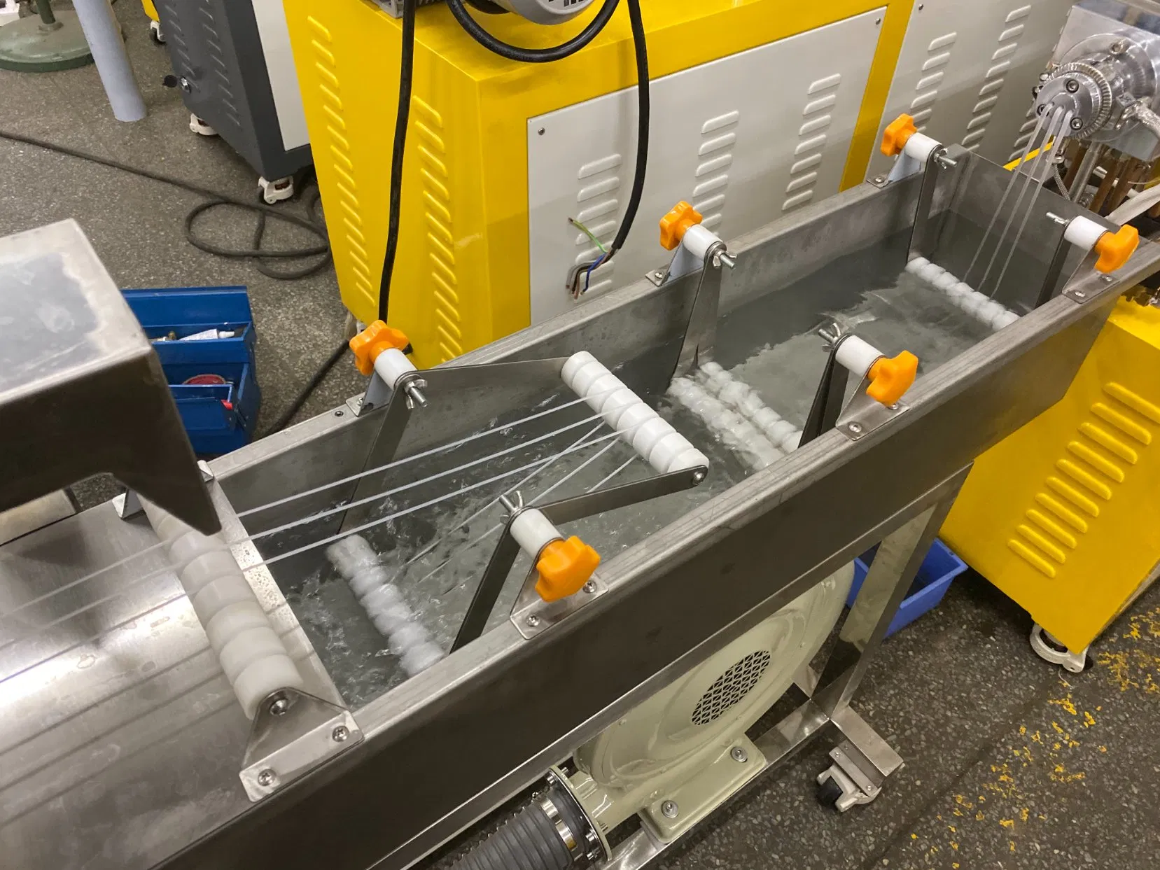 Zs-433 Linha de Granulação por Extrusão de Parafuso Duplo Adequada para Experimentos de Processamento de Mistura de Plástico de Engenharia