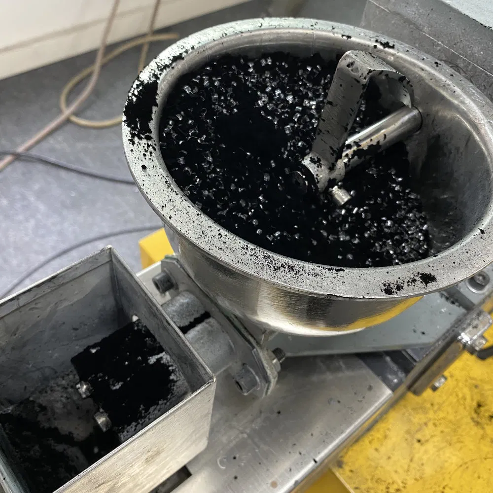 Linha de Pelotização de Duplo Parafuso para Masterbatch de Cor Tipo Fio com Água para Resinas Transportadoras PP PE PS