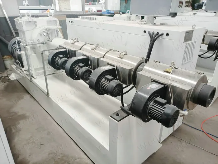 Extrusora de Plástico de Parafuso Simples e Duplo para Tubo Folha Máquinas de Fabricação de Tubos Plásticos Linha de Extrusora de Plástico