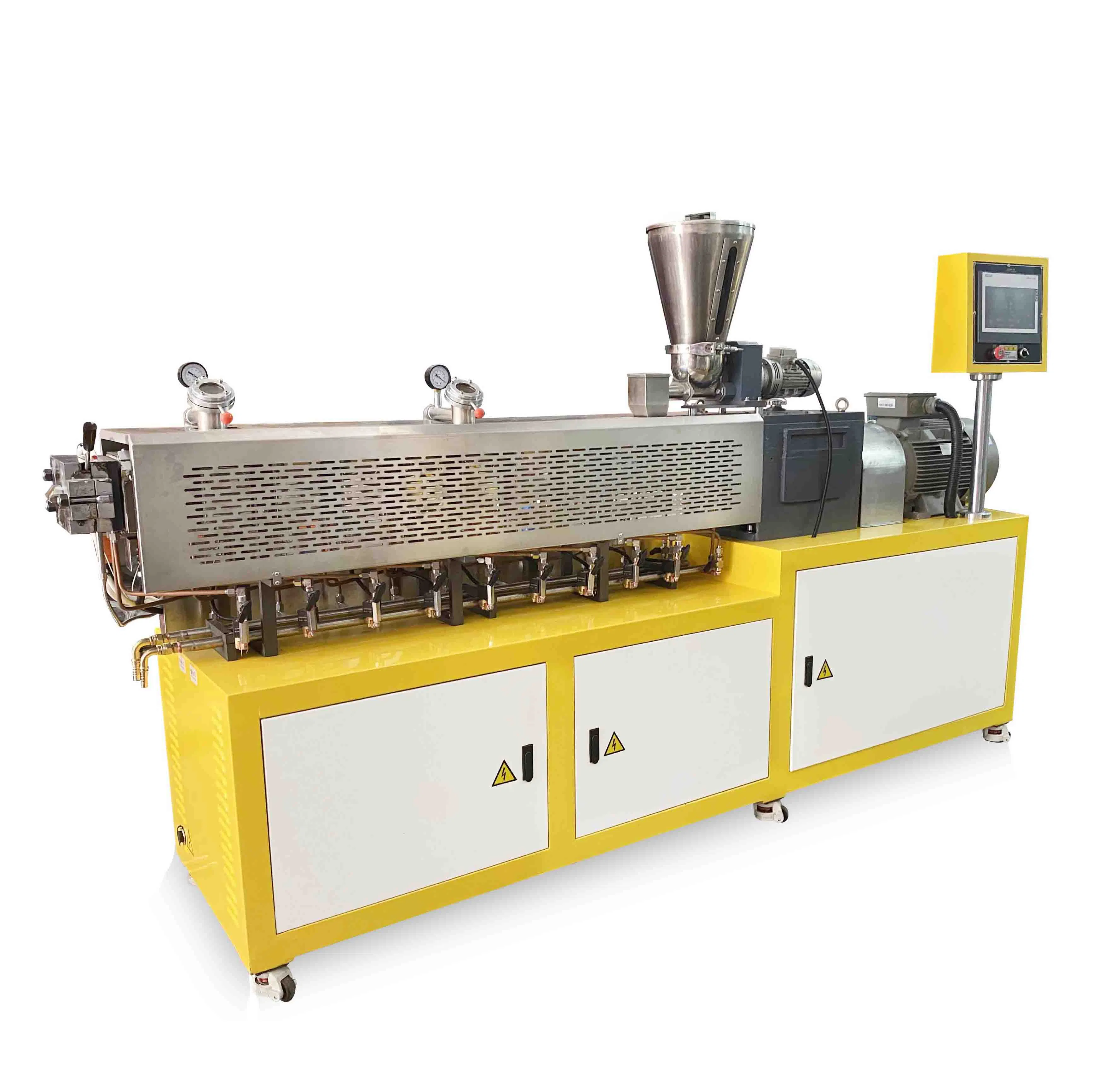 Linha de Granulação por Extrusão de Parafuso Duplo com Masterbatch de Alta Carga de Metal em Laboratório