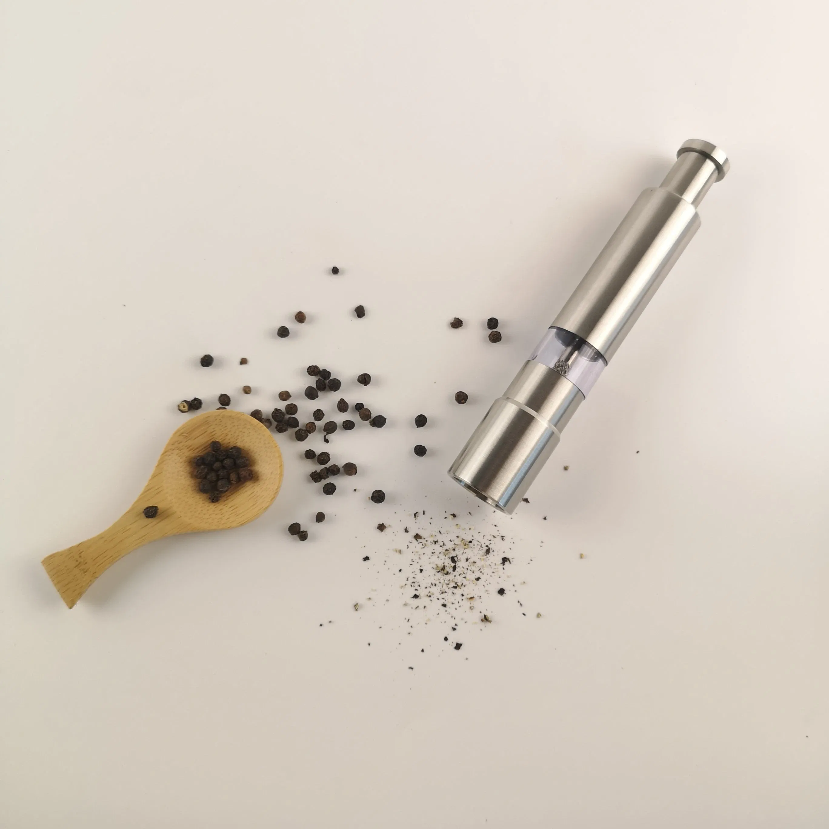 Molino de sal y pimienta con pulsador pequeño para la cocina
