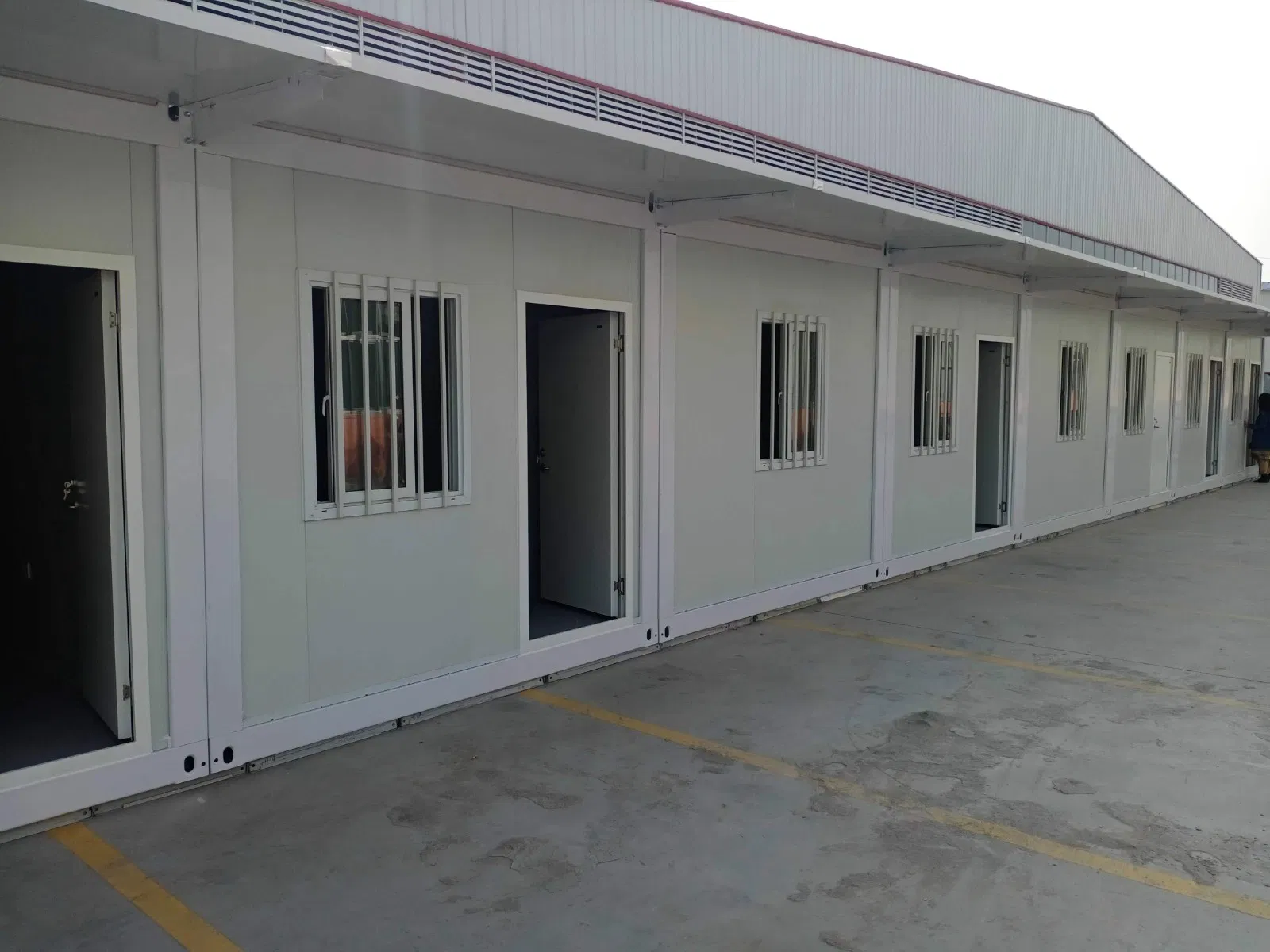 Portable Prefabricated Container House Flat Pack Building for Field Work Camps Oil Rigs and Remote Area Accommodation Needs