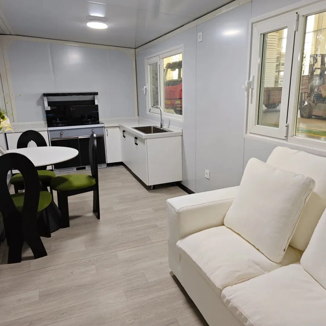 40FT Large Space Expandable Container House 3 Bedrooms Bathroom Kitchen Prefab Home