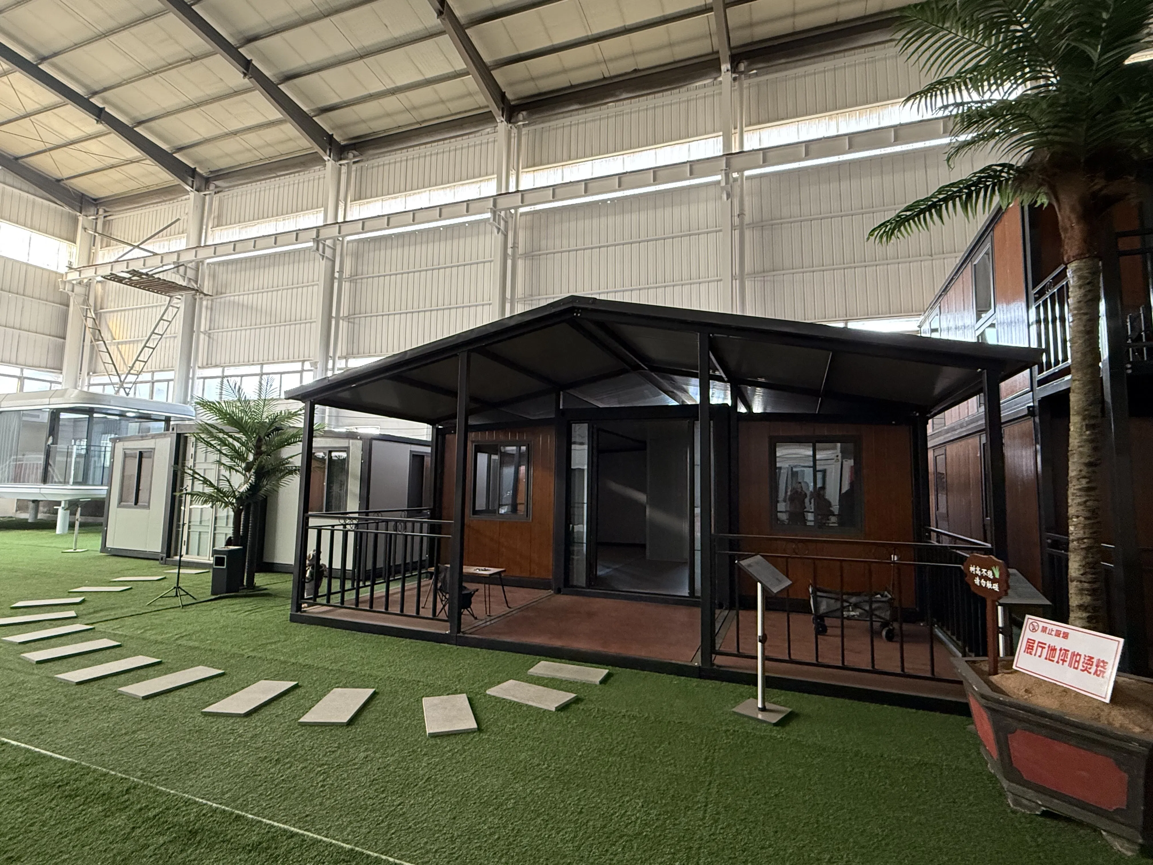 Innovative Capsule House: Prefabricated Modular Home with Steel Frame