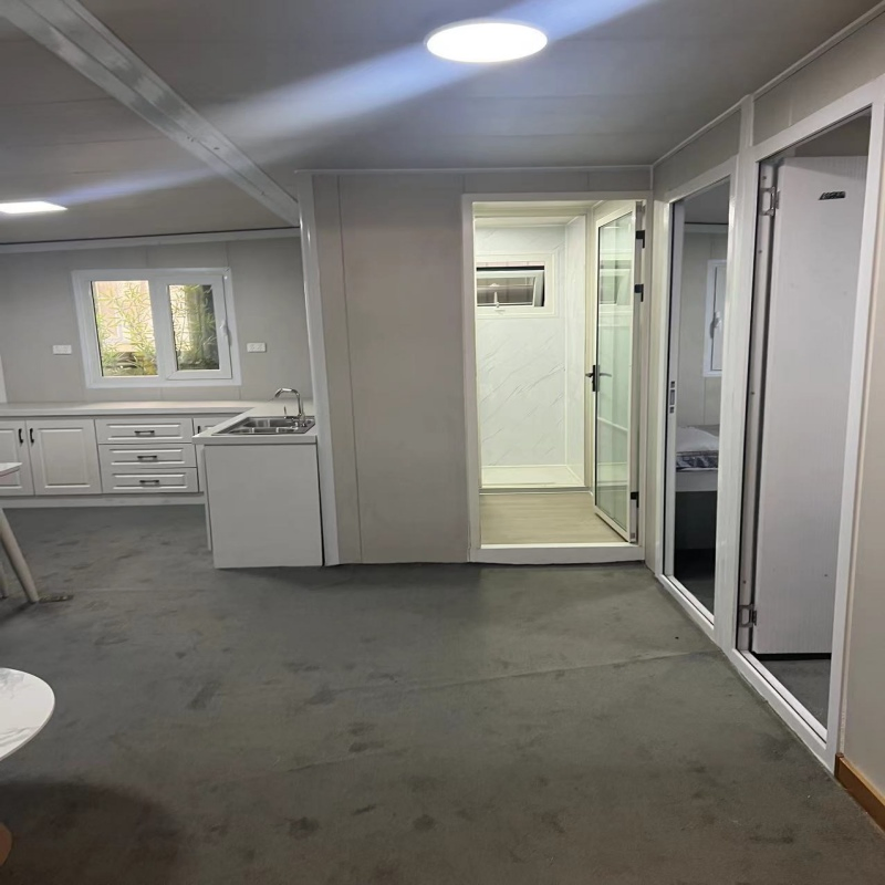 Prefabricated Expandable and Collapsible Fast Installation Bathroom Fitted Container Home