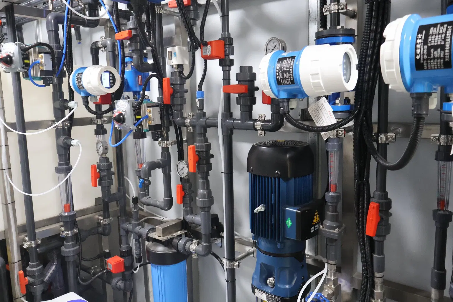 Large Scale Containerized Water Treatment System for Industrial Use