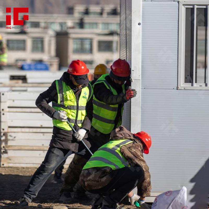 Temporary Shelter Fast Installation Earthquake Resistant Mobile Medical Stations Folding House