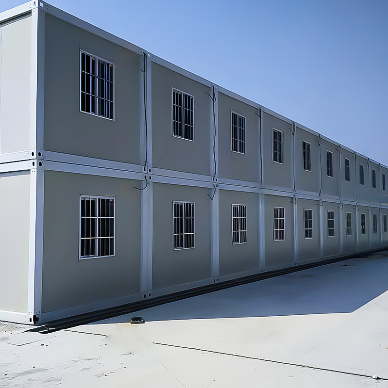 Durable Emergency Shelter: Compact Folding Design for Disaster Relief