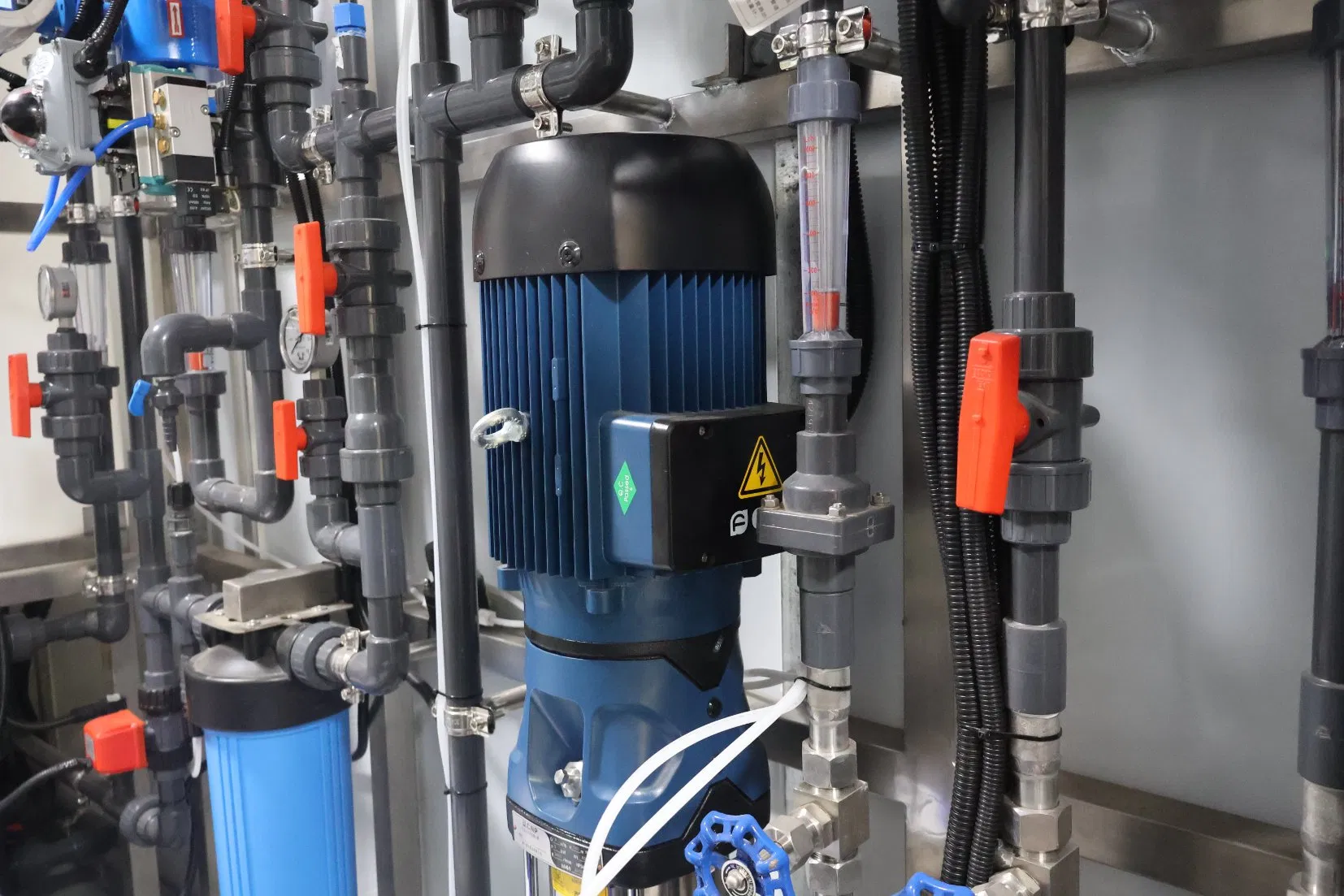 Large Scale Containerized Water Treatment System for Industrial Use