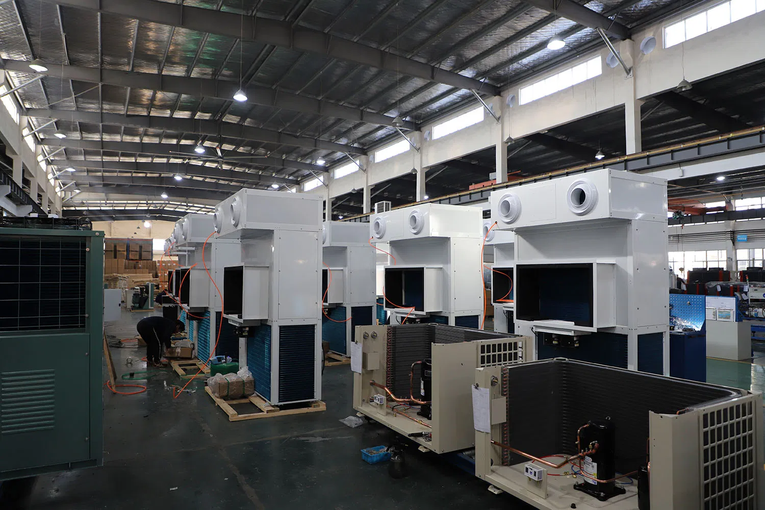 Integrated Condensing Unit for Container Shelter Aquaculture Development