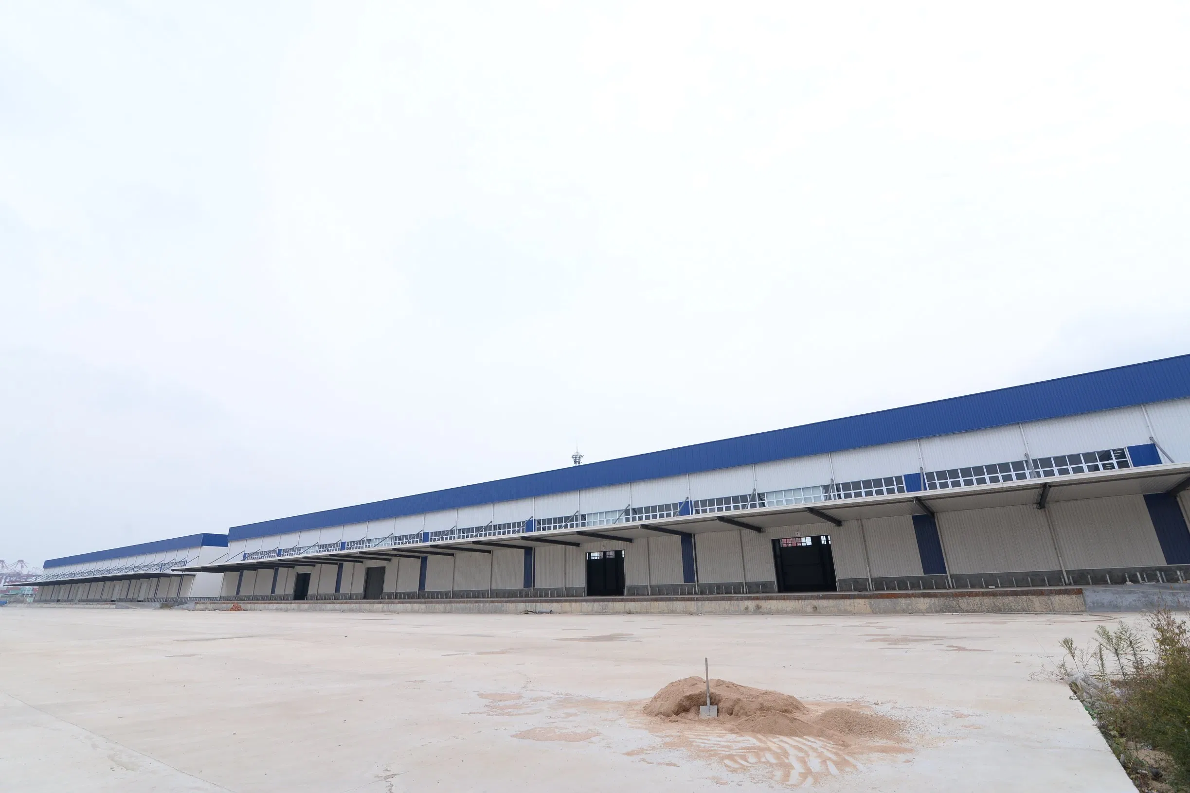 Prefabricated Steel Frame Structure Construction Warehouse/ Pre Engineered Modular Prefab Metal Building for Sale