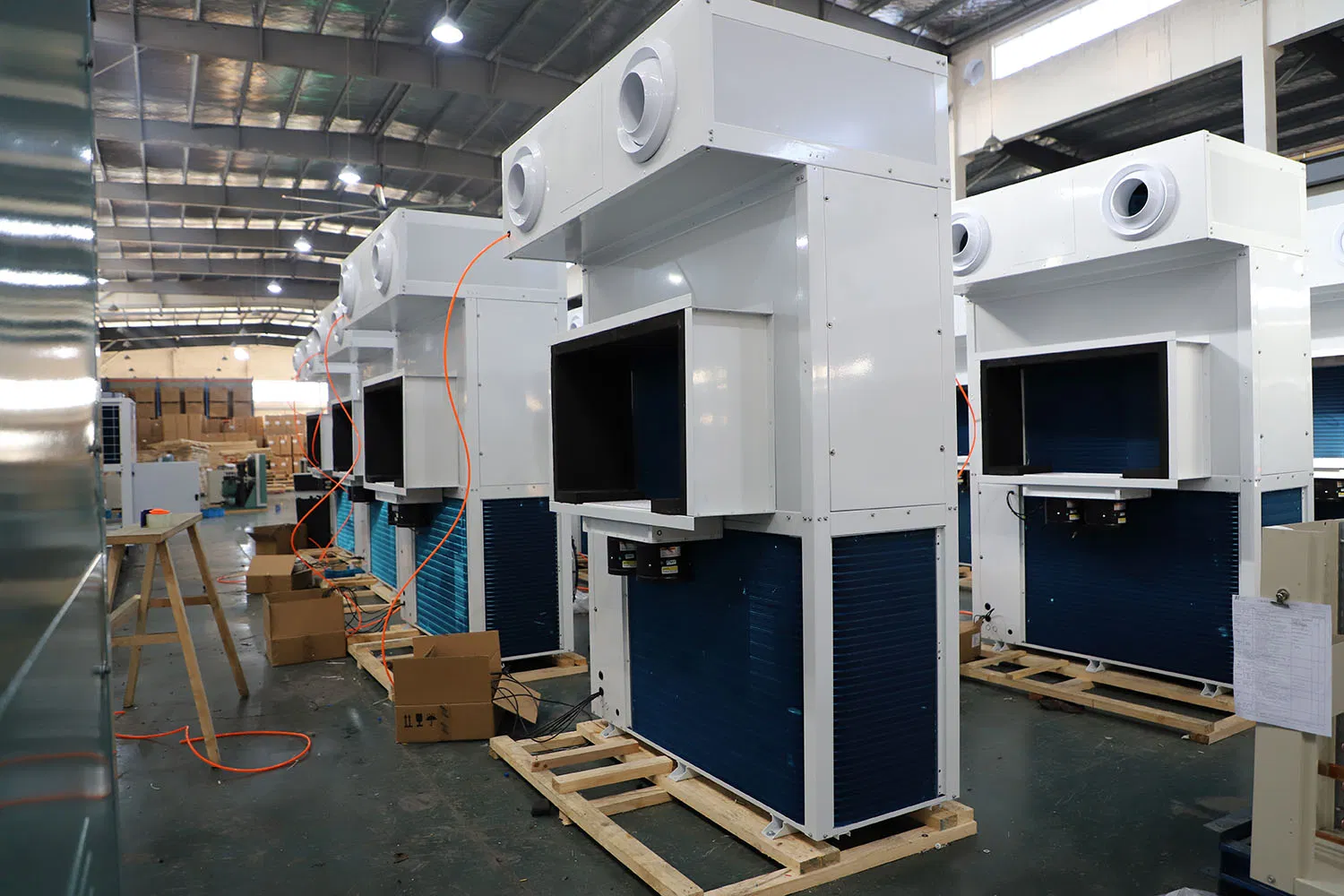 Eco-Friendly Integrated Cooling Unit for Container Aquaculture Systems