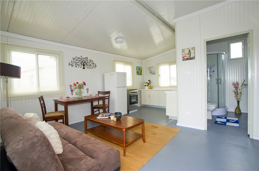 Two Bedroom Prefabricated Portable Luxury Mobile House Prefab Light Steel Structure Modular Prefab Wooden Villa House for Living