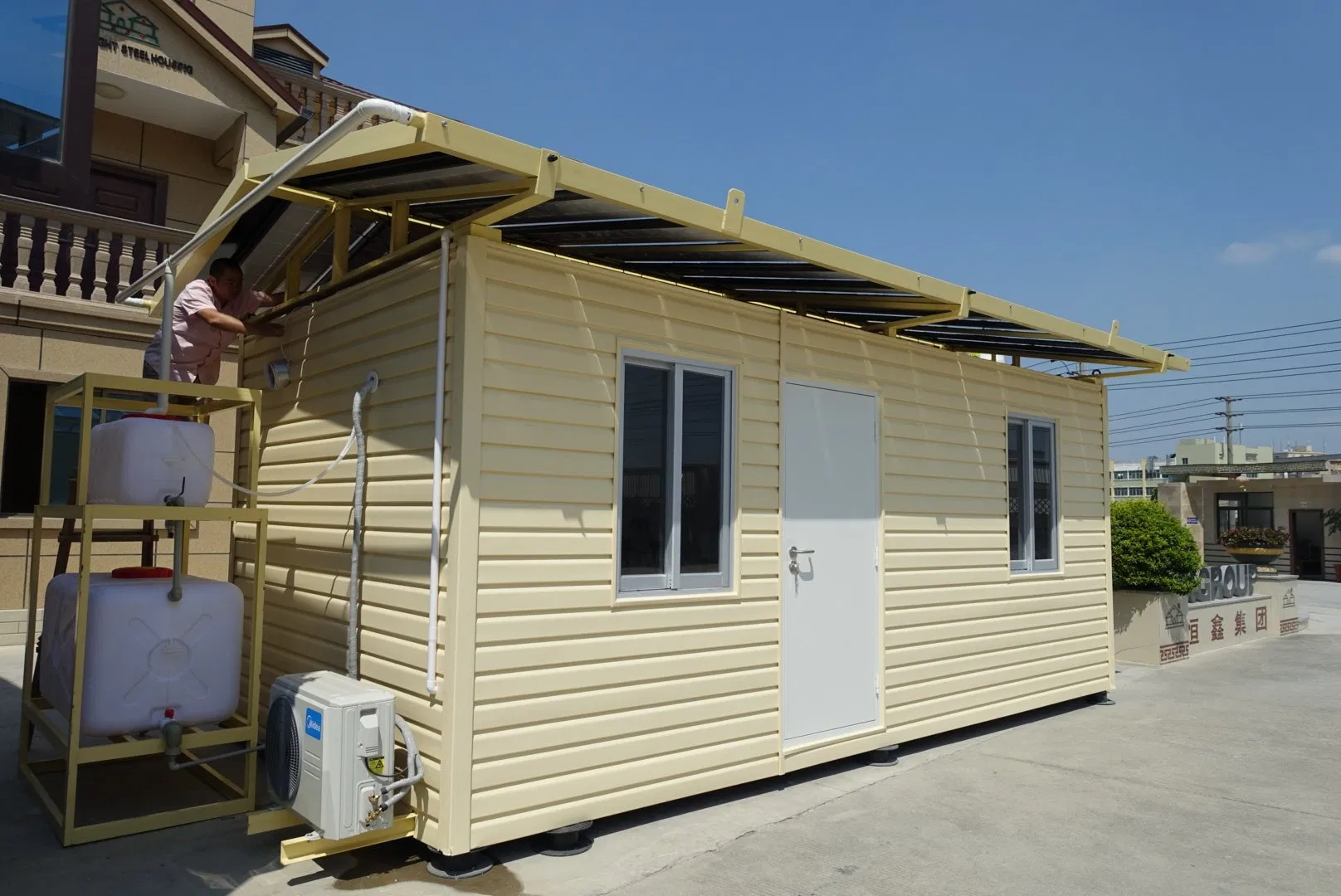 Affordable Modular Home: Portable Steel Frame Design for Easy Living