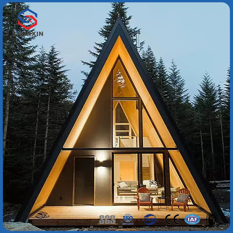 Luxury Modern Prefabricated Capsule Villa for Stylish Living