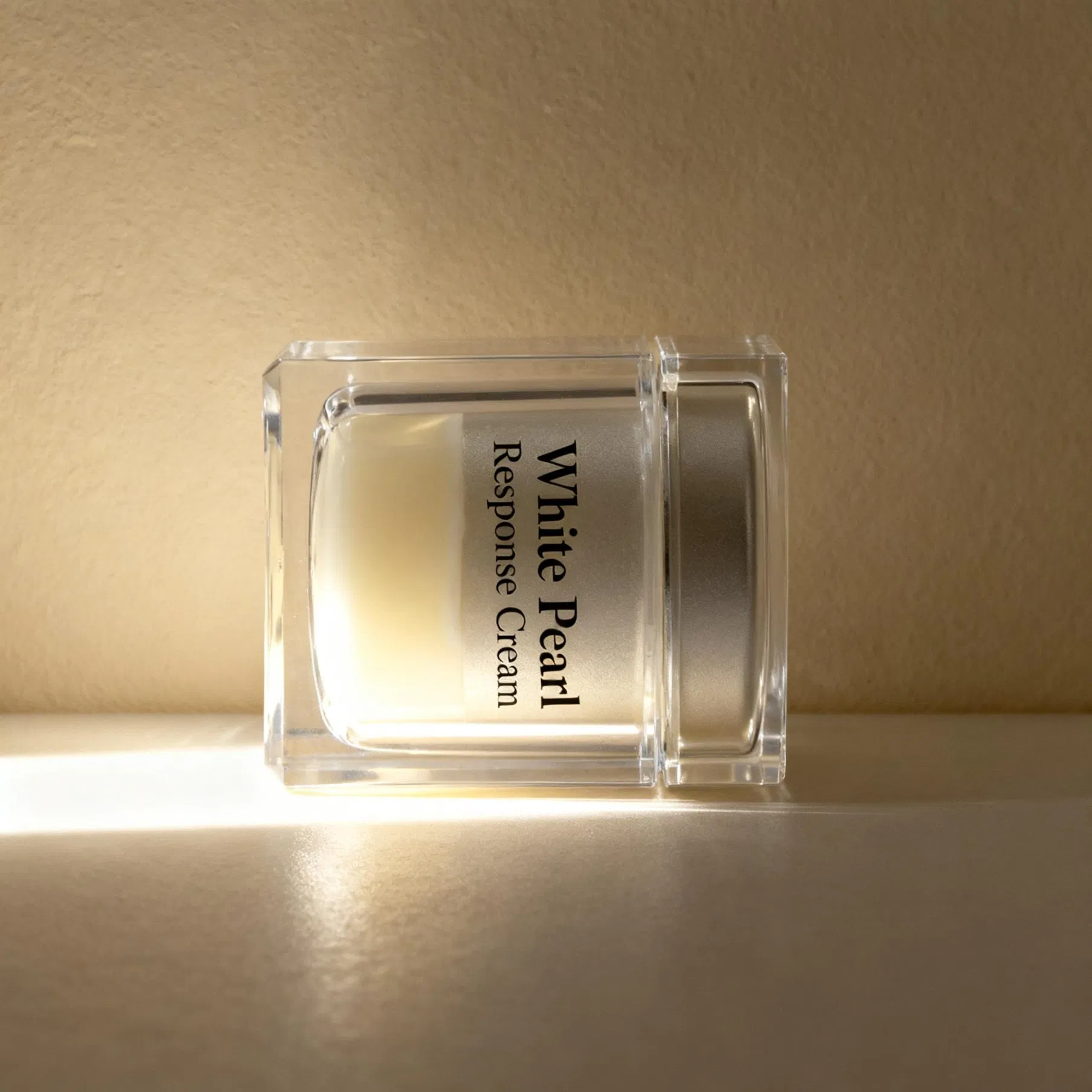 Soothing Whitening Face Cream with Tranexamic Acid and Centella Asiatica Extract for Sensitive Skin Care and OEM Manufacturing