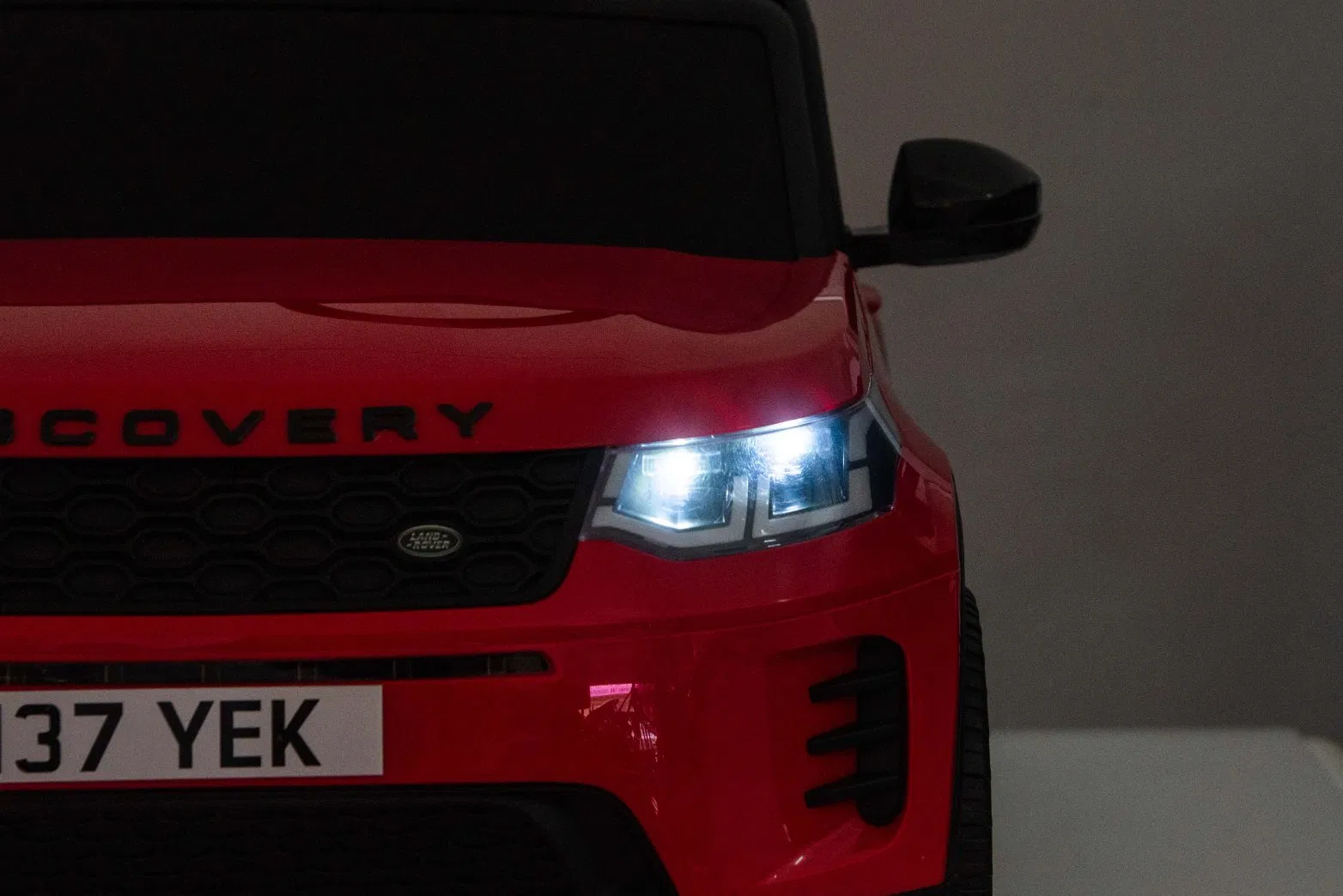 Licensed Range Rover Kids Ride-on Car 12V Battery Powered Electric Vehicle with Remote Control-Red