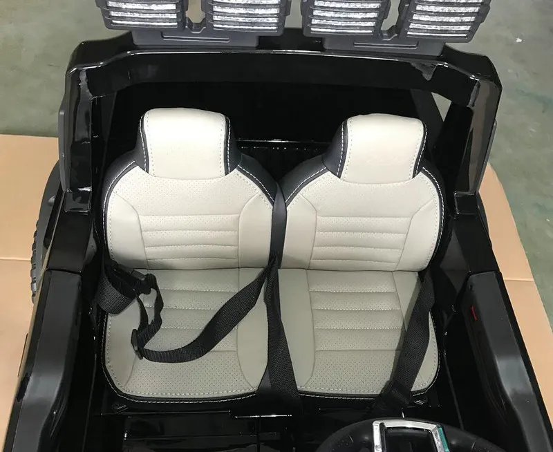 Ford F450 Interior Details