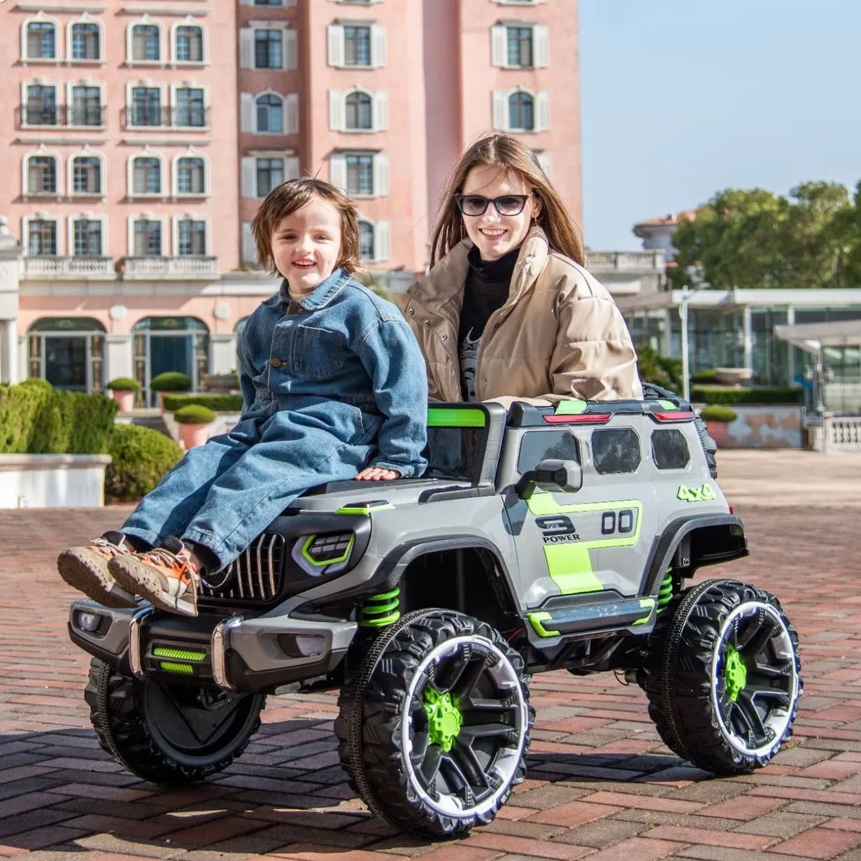 China Wholesale Price Children Driving SUV Toy Car Kids Electric Toys Car