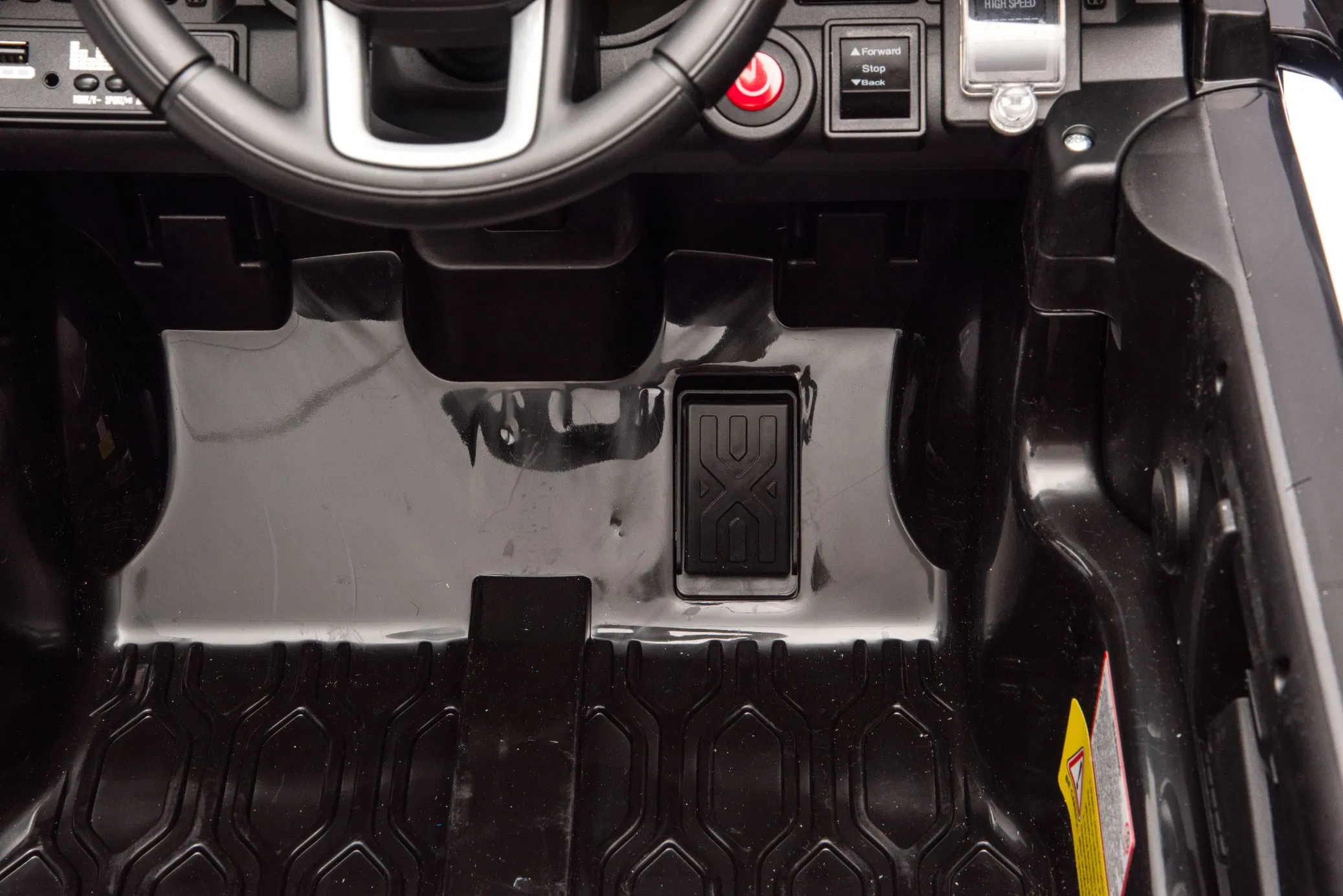 Range Rover Ride on Vehicle with Bluetooth and 2 4G Remote Control