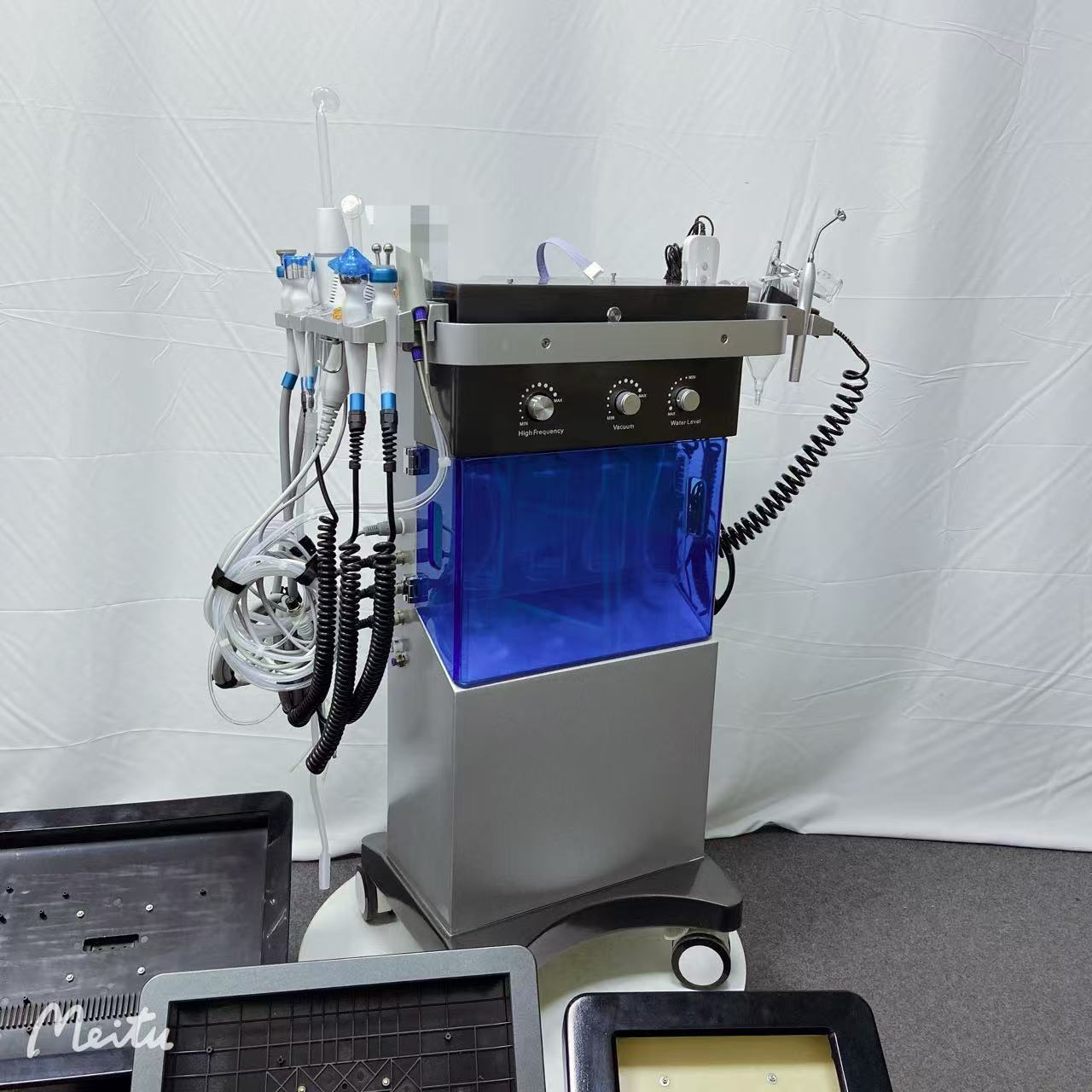 17 in 1 Hydra Skin Purifying Revitalizing Cleansing Hydro Beauty Professional Facial Machine Manufacturer