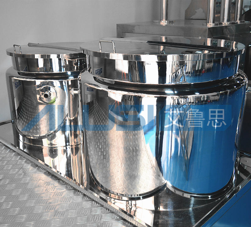 Water & oil tank