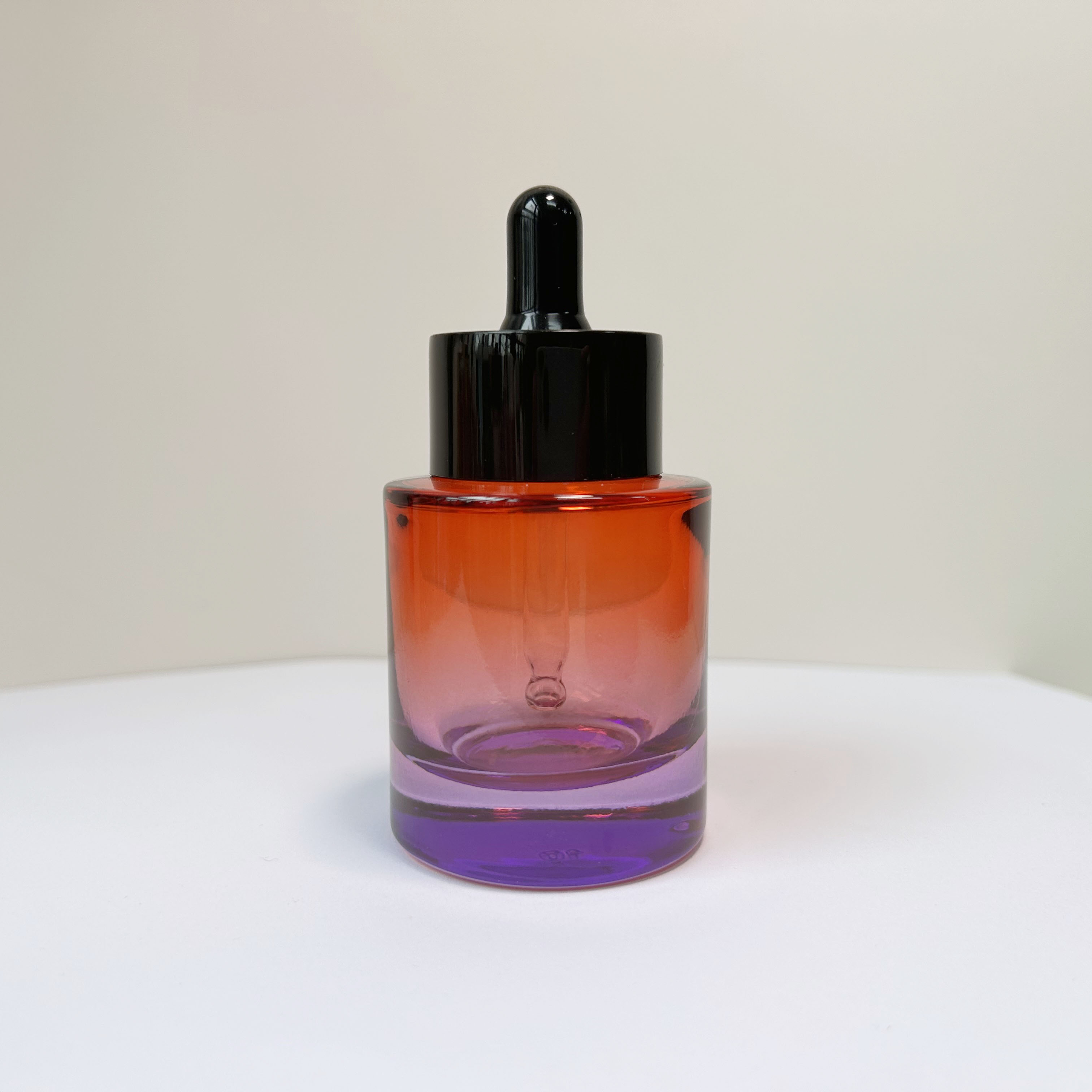 Manufacturer Well Made Glass Cosmetic Dropper Bottles Cylinder Essential Oil Bottle with Dropper
