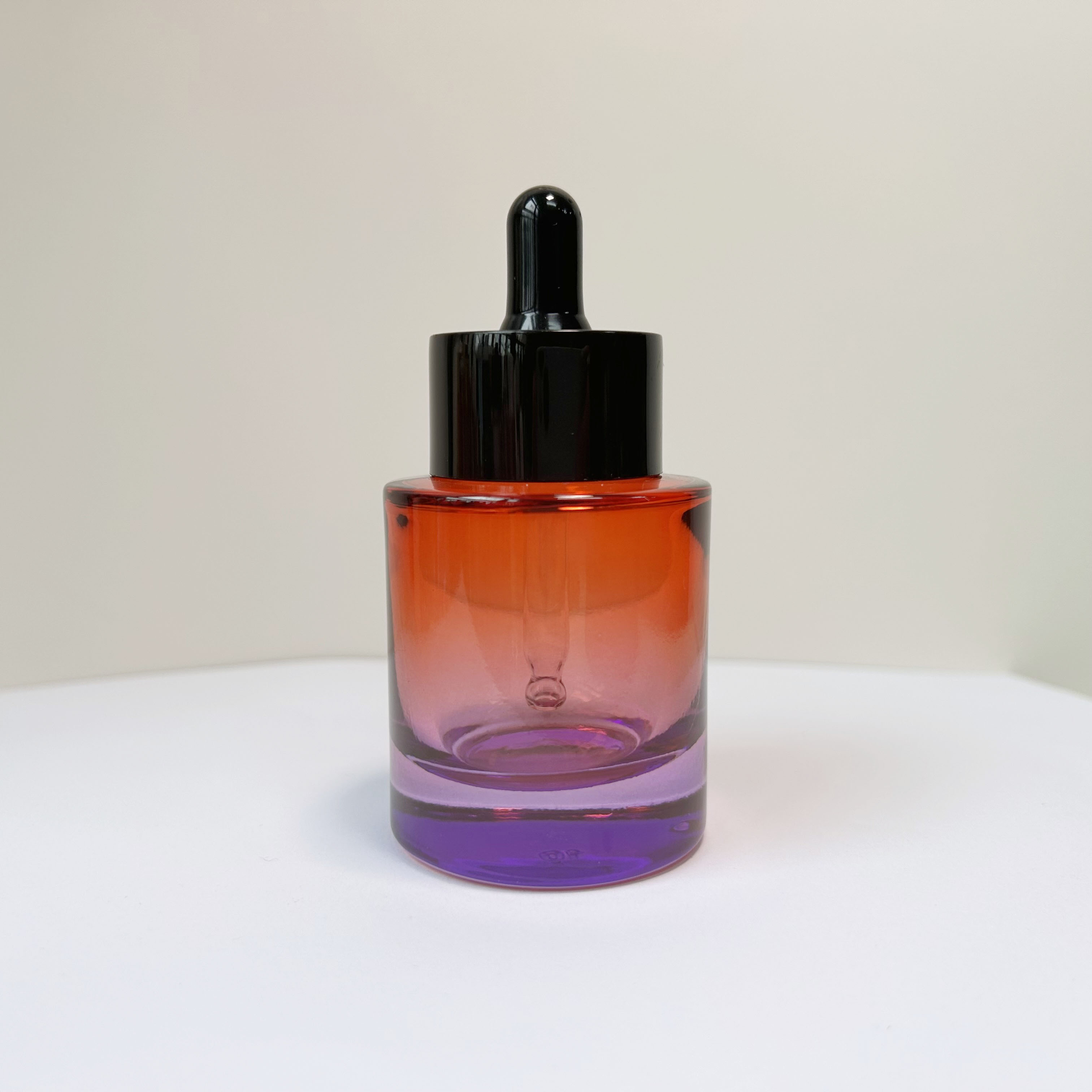 Manufacturer Well Made Glass Cosmetic Dropper Bottles Cylinder Essential Oil Bottle with Dropper