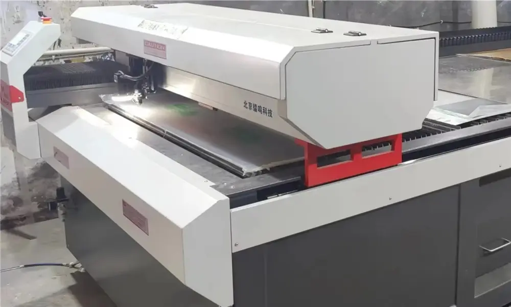 Acrylic laser cutting machine for precise acrylic letter and shape fabrication