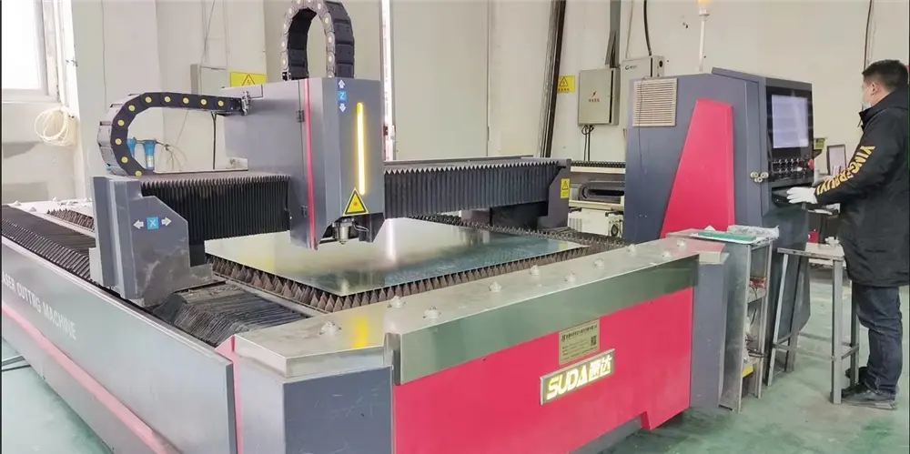 Metal fiber laser cutting machine for stainless steel aluminium and other metal sign components