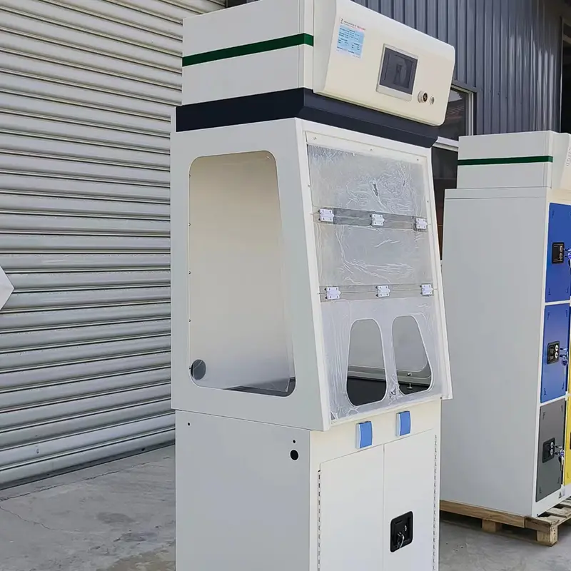 Ductless Fume Hood Display 1