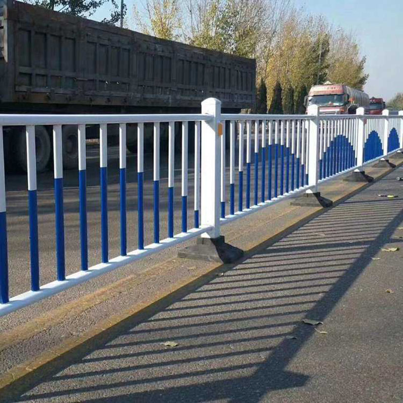 Fangxin Zinc Steel Road Guardrail, Highway Isolation Anti-Collision Plank Road Railing