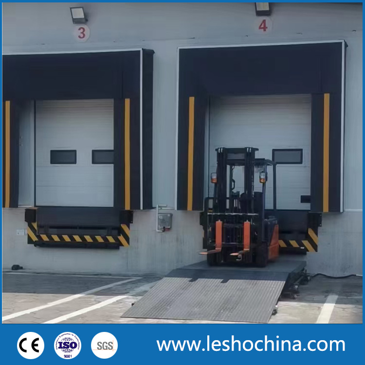 Retractable Inflatable Sponge Cushion Inflated Insulated Dock Seal Dock Shelter for Cold Room Storage Dock Door Warehouse Loading Area Container Logistics
