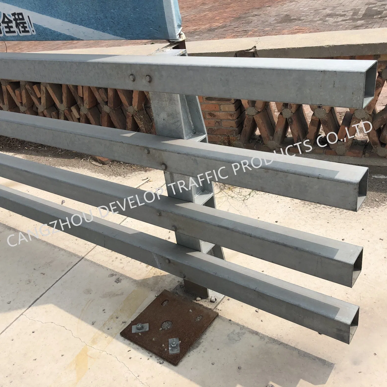 Hot DIP Galvanized Anti-Collision Steel Highway Bridge Guardrail for Road Safety