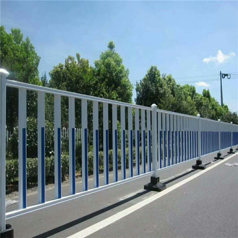 Fangxin Zinc Steel Road Guardrail, Highway Isolation Anti-Collision Plank Road Railing