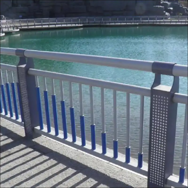 Double Traffic Barrier Polygon Traffic Barrier Anti-Collision Guardrail